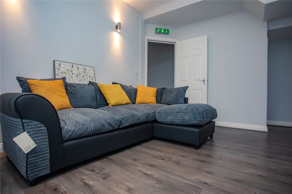 Property photo 3 of 11 Picture No. 09