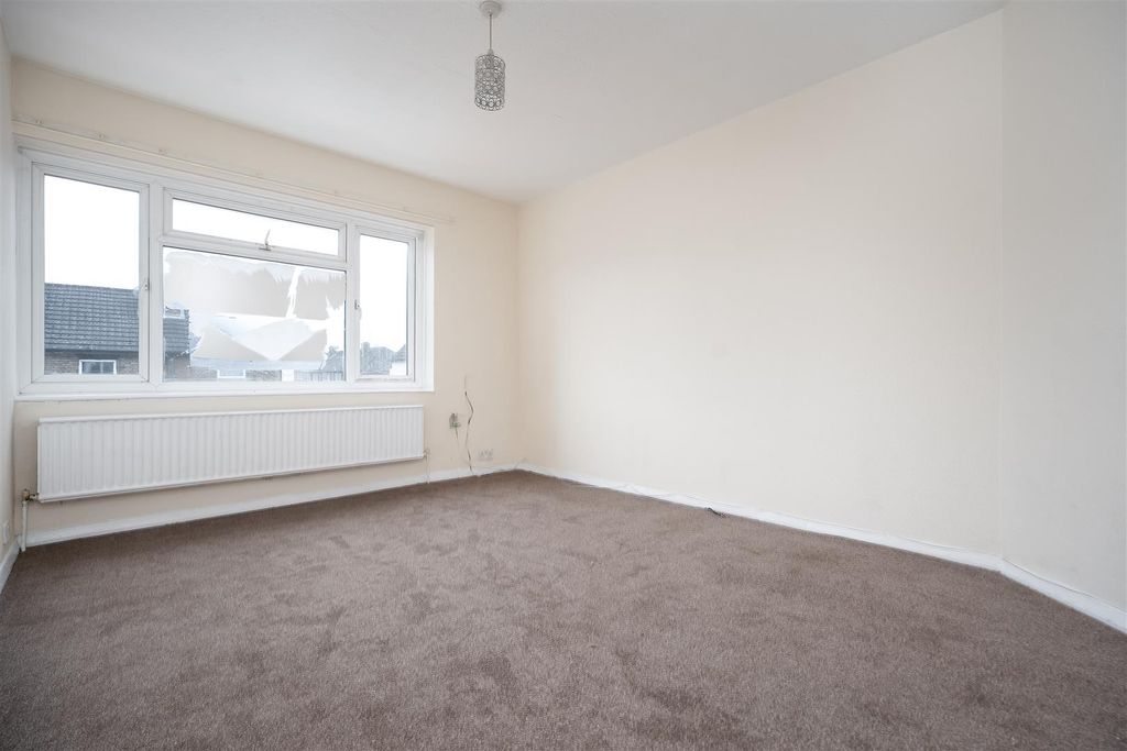 Property photo 2 of 9 Living Room