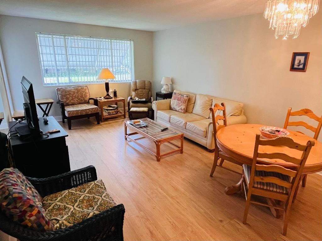 Property photo 3 of 12 <Alttext/>