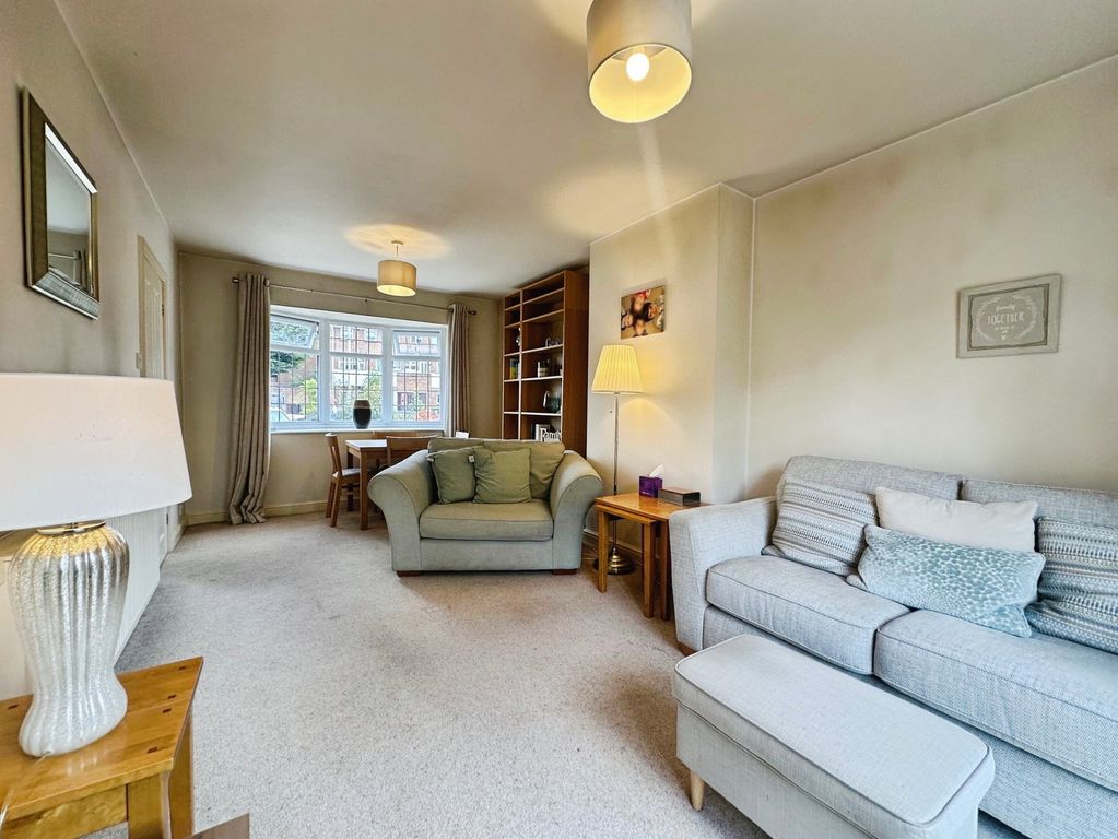 Property photo 2 of 25