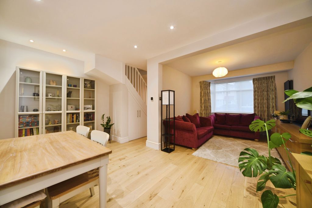 Property photo 1 of 16 Dsc_7928