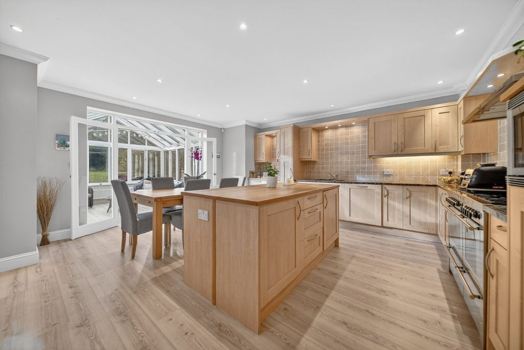 Property photo 3 of 28 Picture No. 17