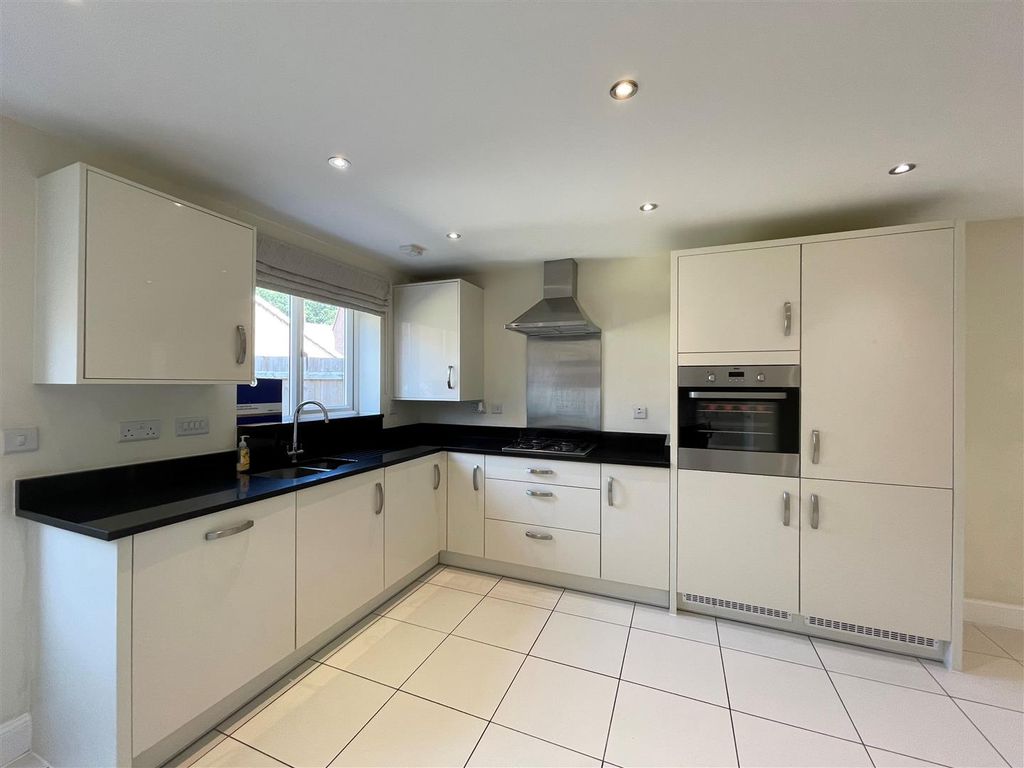 Property photo 3 of 23