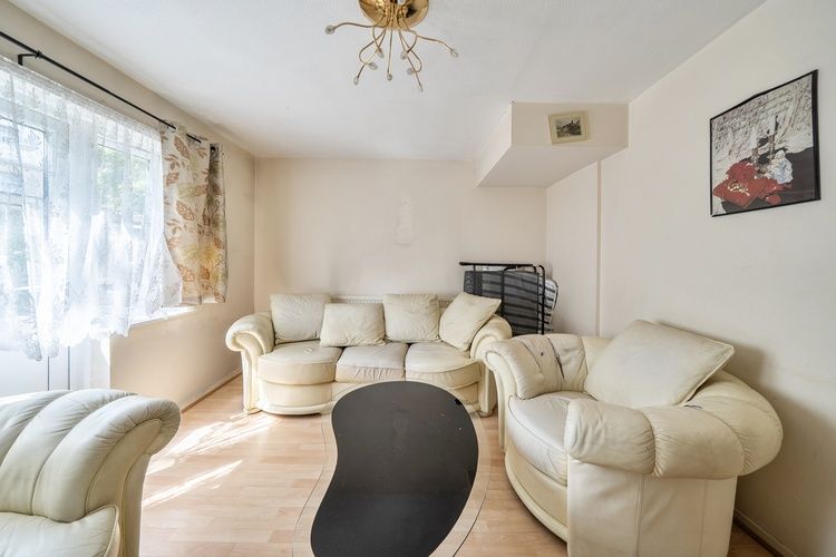Property photo 3 of 13