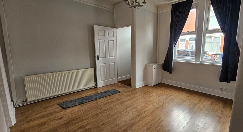 Property photo 3 of 11