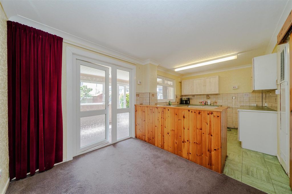 Property photo 3 of 23 Dining Kitchen