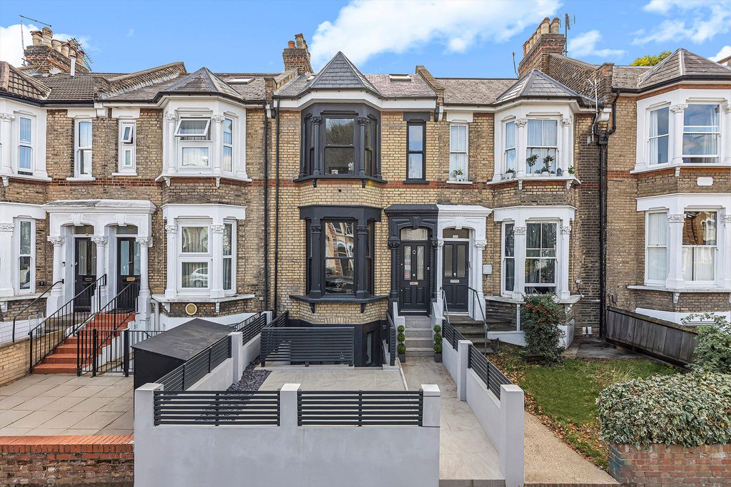 Property photo 2 of 22 Image