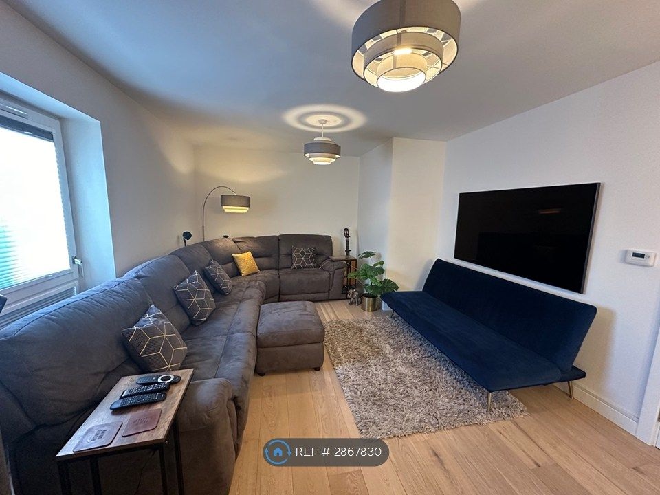 Property photo 1 of 18 Living Room 1