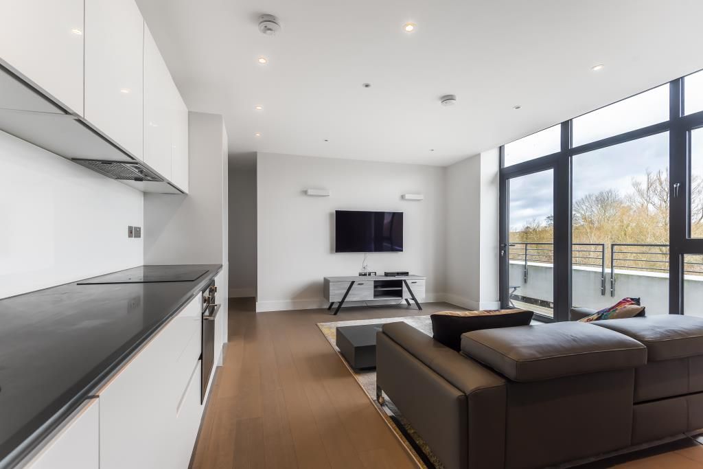 Property photo 2 of 9 Living Space