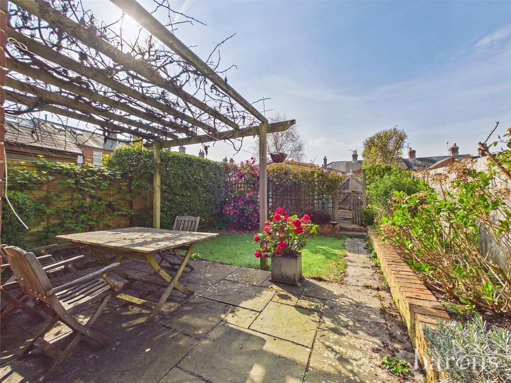 Property photo 2 of 18 Garden