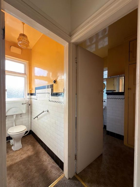 Property photo 2 of 33