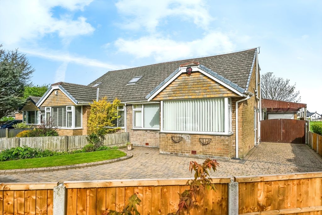 Property photo 2 of 17 Photo