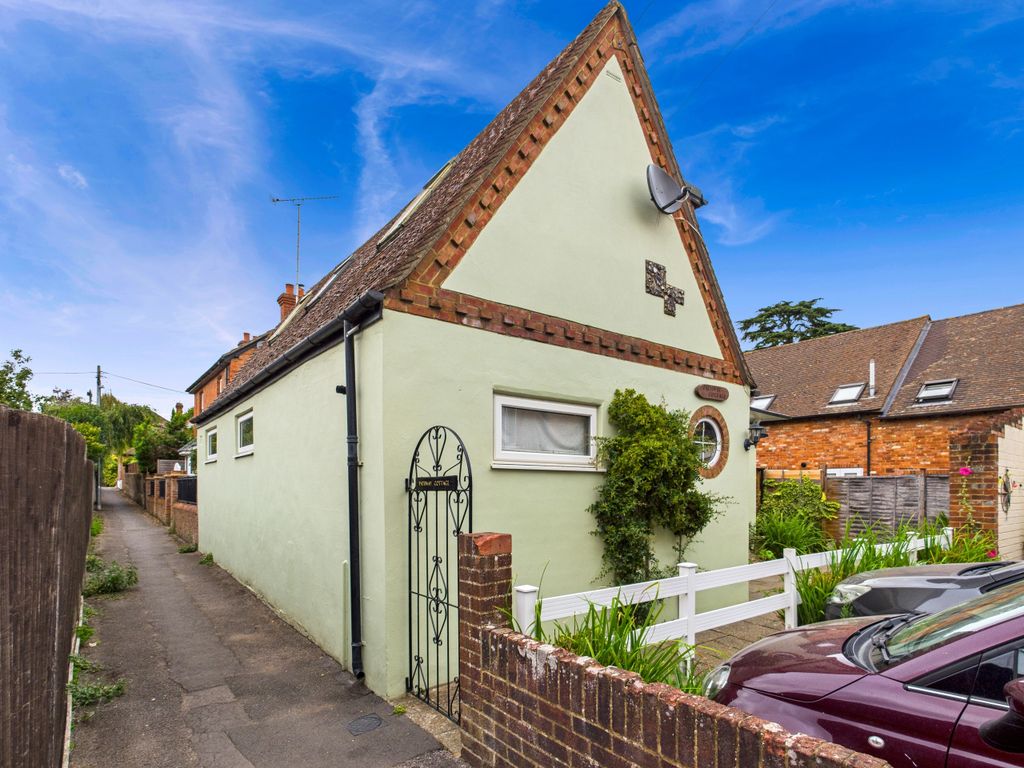 Property photo 1 of 13 Cam01354G0-Pr0580-Still013