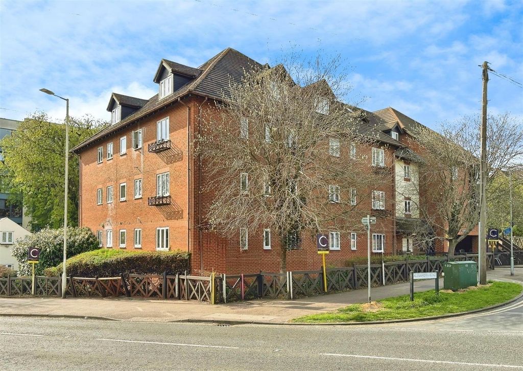 Property photo 1 of 12 Wbgs8Eyh00O3Xoi1Ln1B9W.Jpg