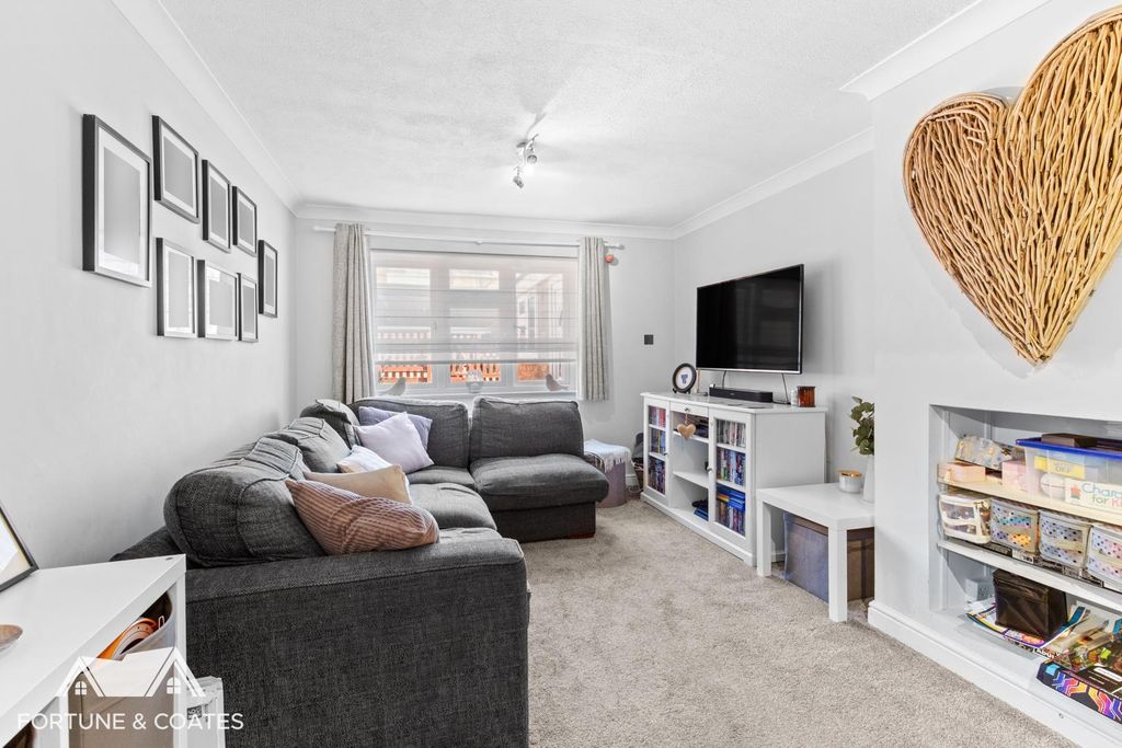 Property photo 3 of 18 Wharleyhook_22.Jpg