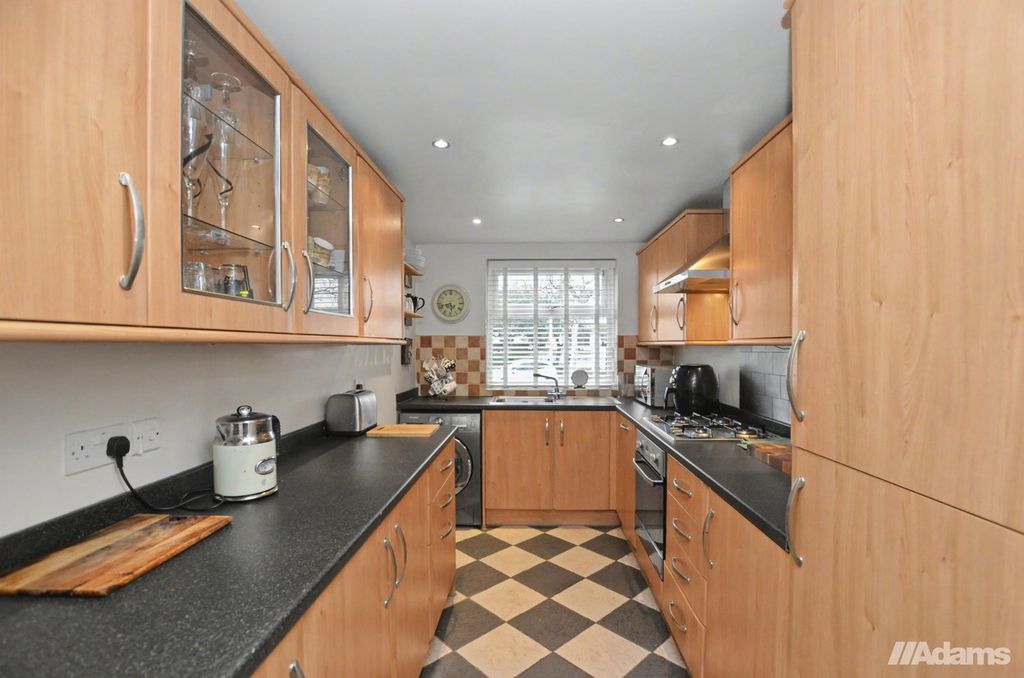 Property photo 2 of 23