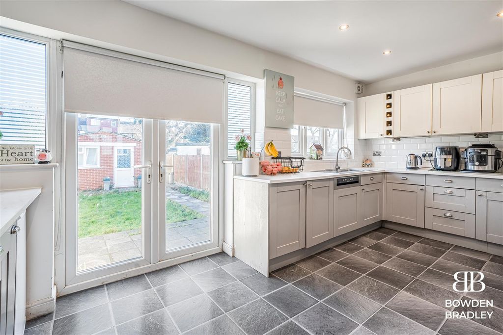 Property photo 2 of 22 A7_09538-Hdr.Jpg