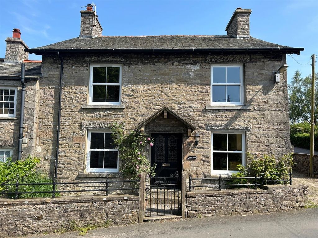 Property photo 1 of 8 House Front.Jpg