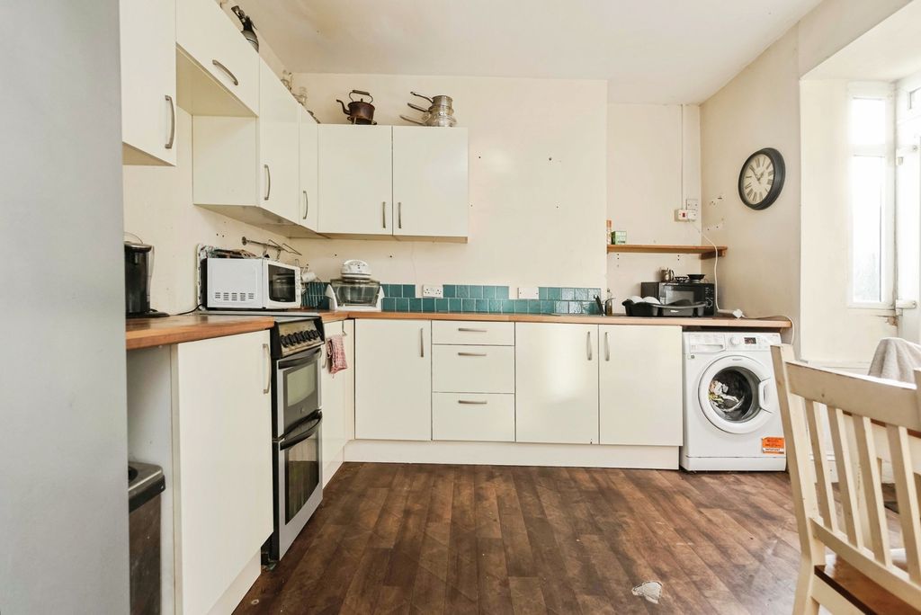 Property photo 2 of 15 Kitchen