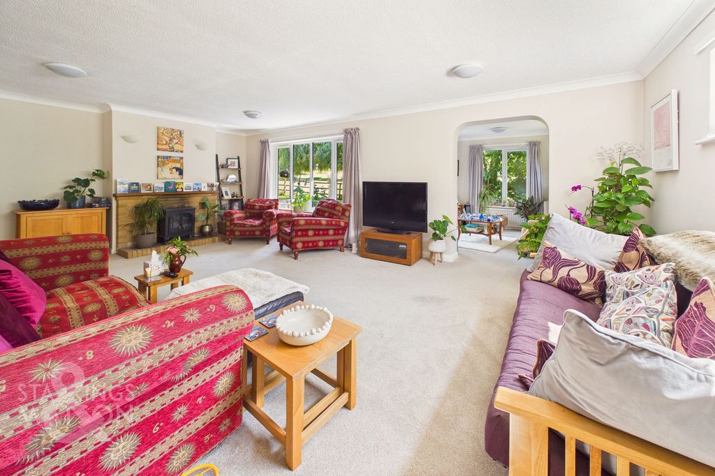 Property photo 2 of 26