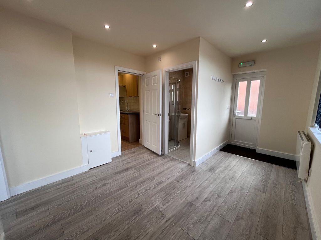 Property photo 2 of 9 Picture No. 06