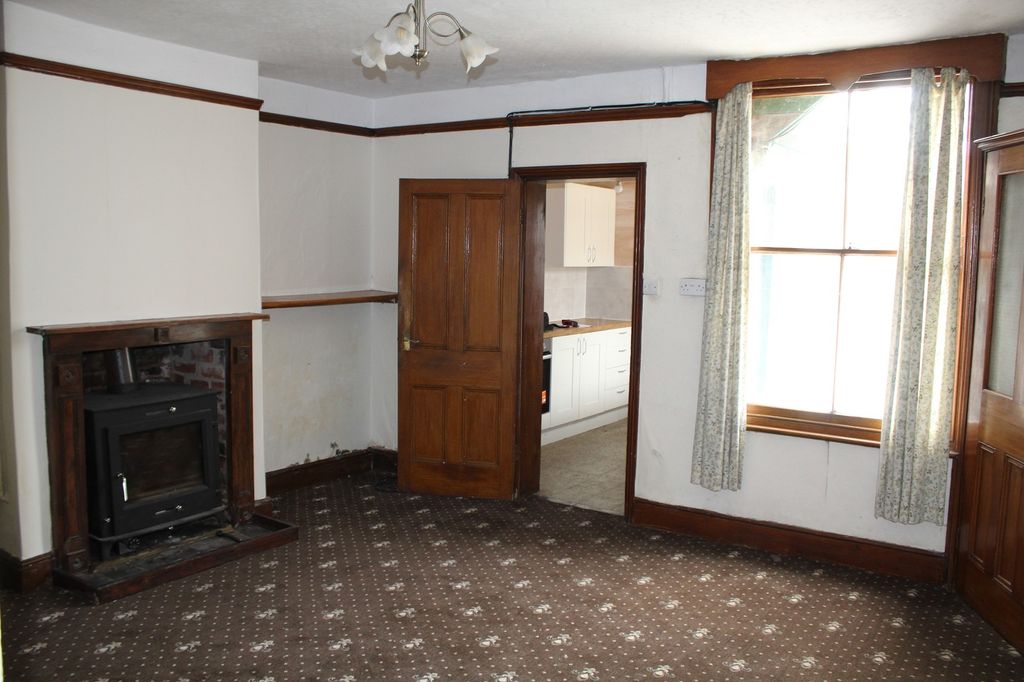Property photo 3 of 10 Dining Room