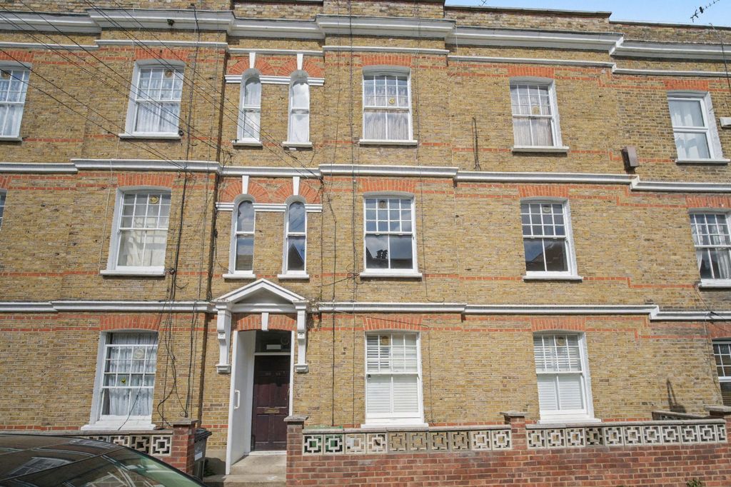 Property photo 1 of 10 111 St Olaf's Road, Fulham, London Sw6 7Dw