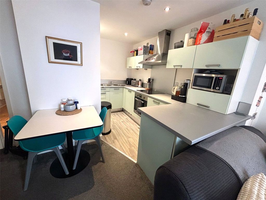 Property photo 2 of 7 Picture No. 13