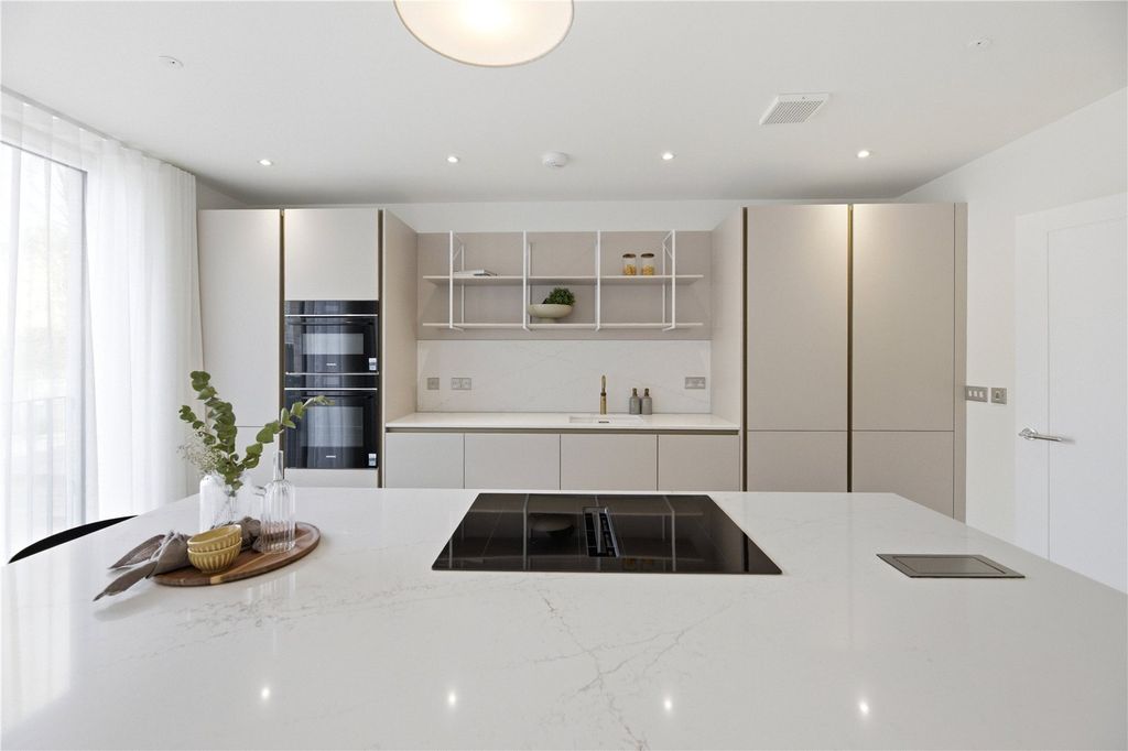 Property photo 2 of 15 Kitchen