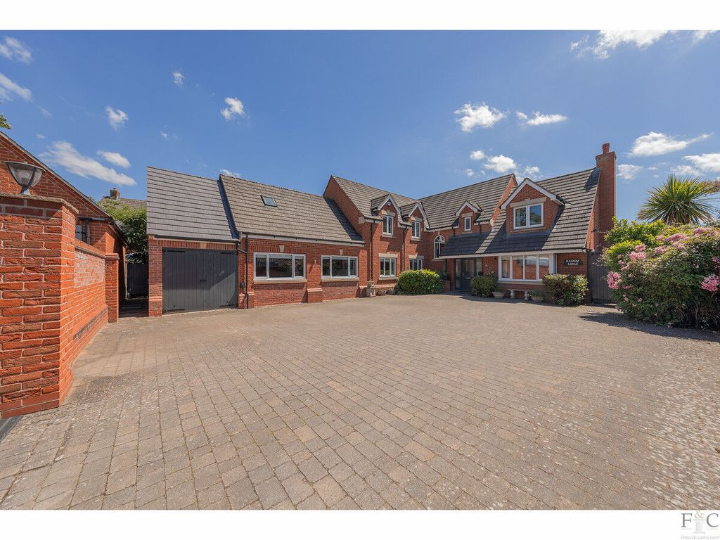 Property photo 1 of 40