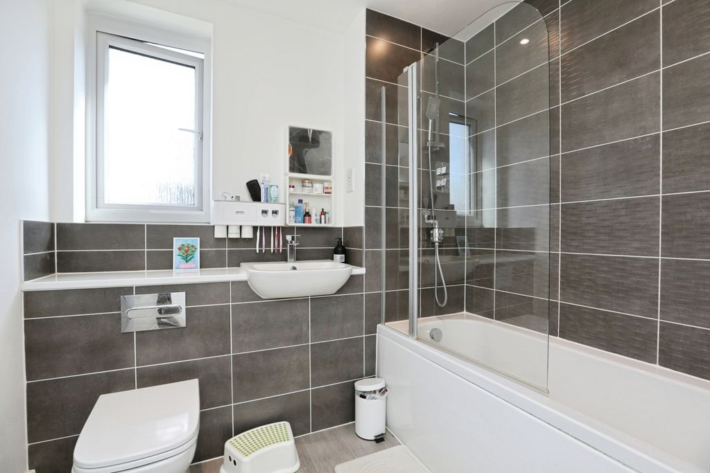 Property photo 3 of 23 Pbox-Img.Jpg
