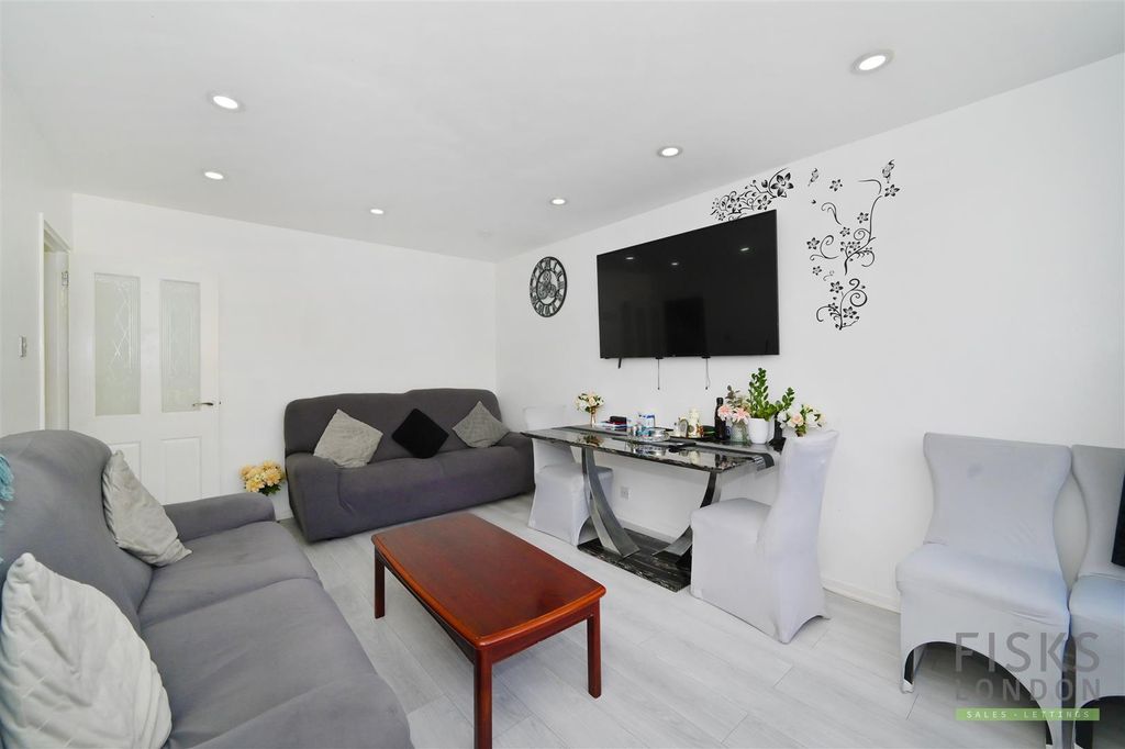 Property photo 2 of 17 130-Alpha-Grove (2).Jpg