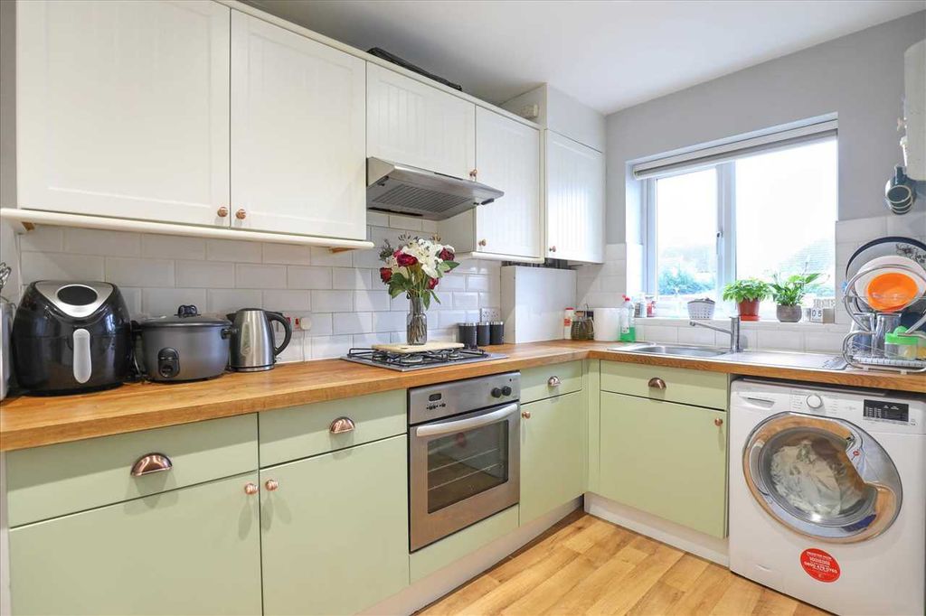 Property photo 2 of 12 Kitchen