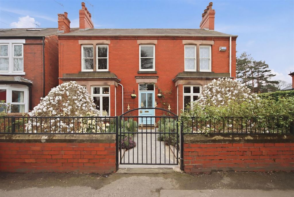 Property photo 1 of 39 Front