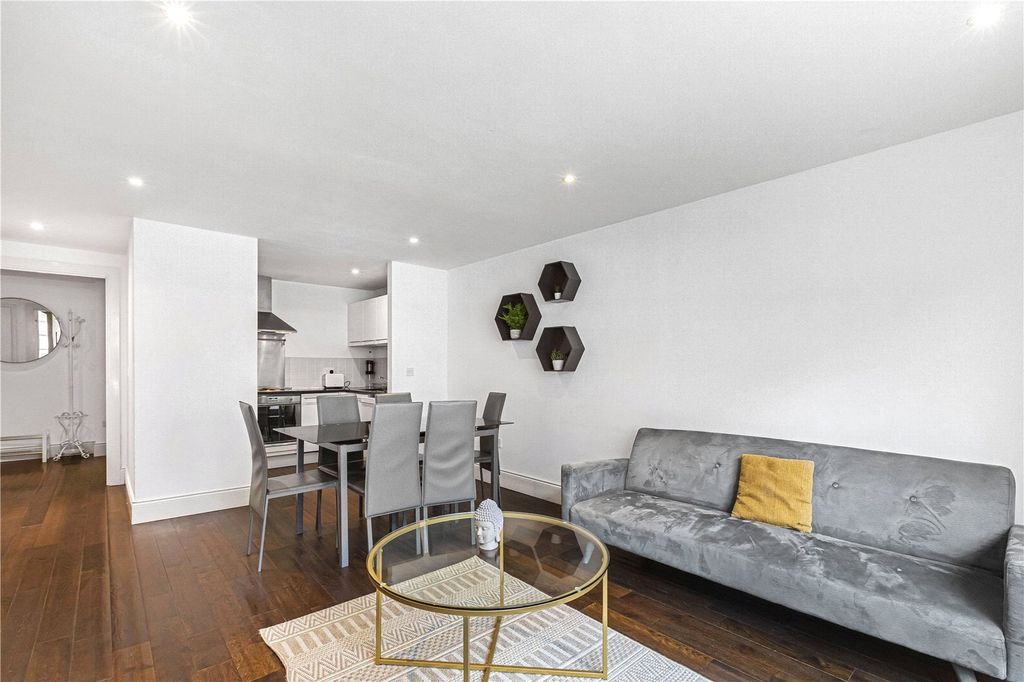 Property photo 3 of 17 Picture No. 05