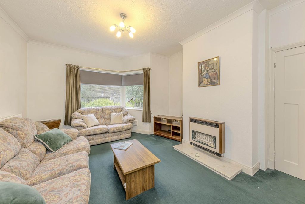 Property photo 3 of 40