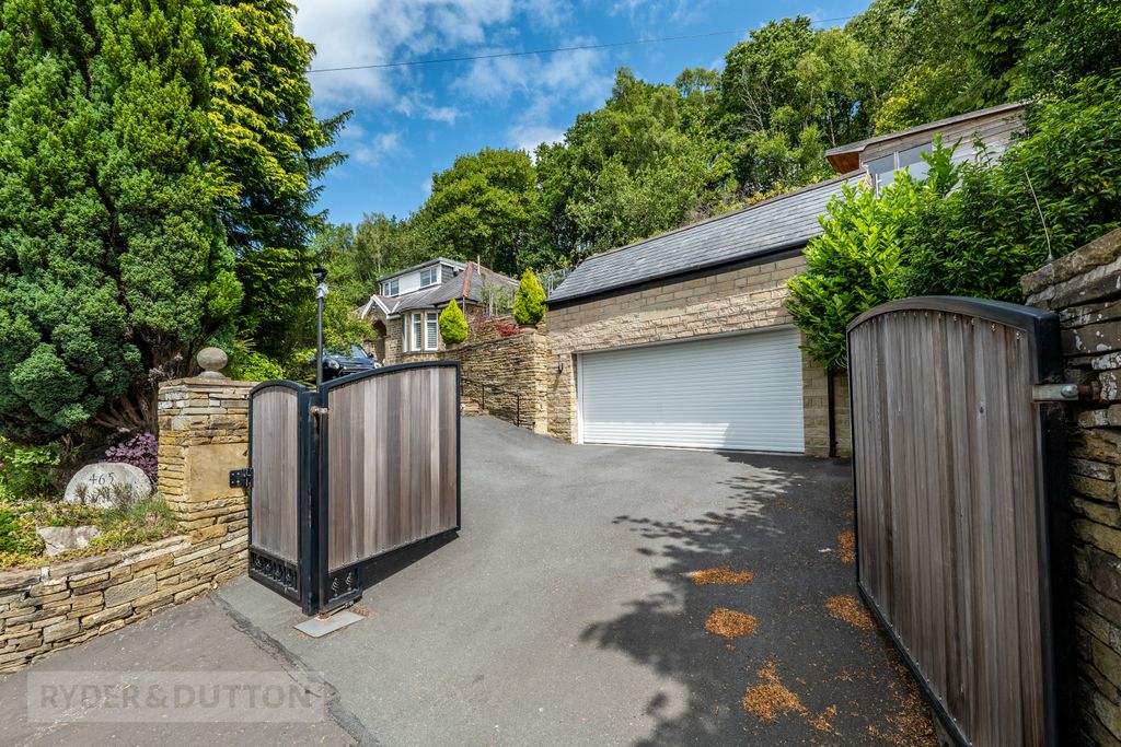 Property photo 2 of 48 Gardens