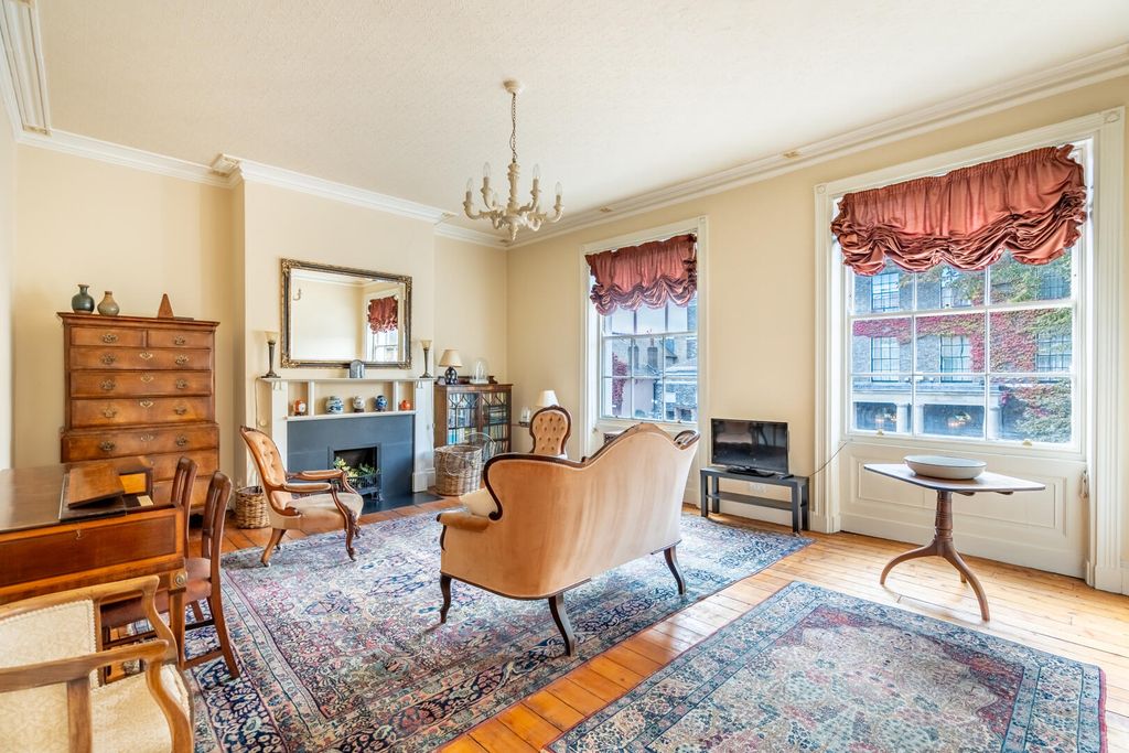 Property photo 3 of 35 Drawing Room