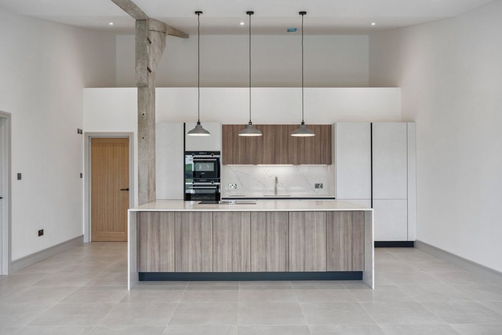 Property photo 1 of 6 Kitchen