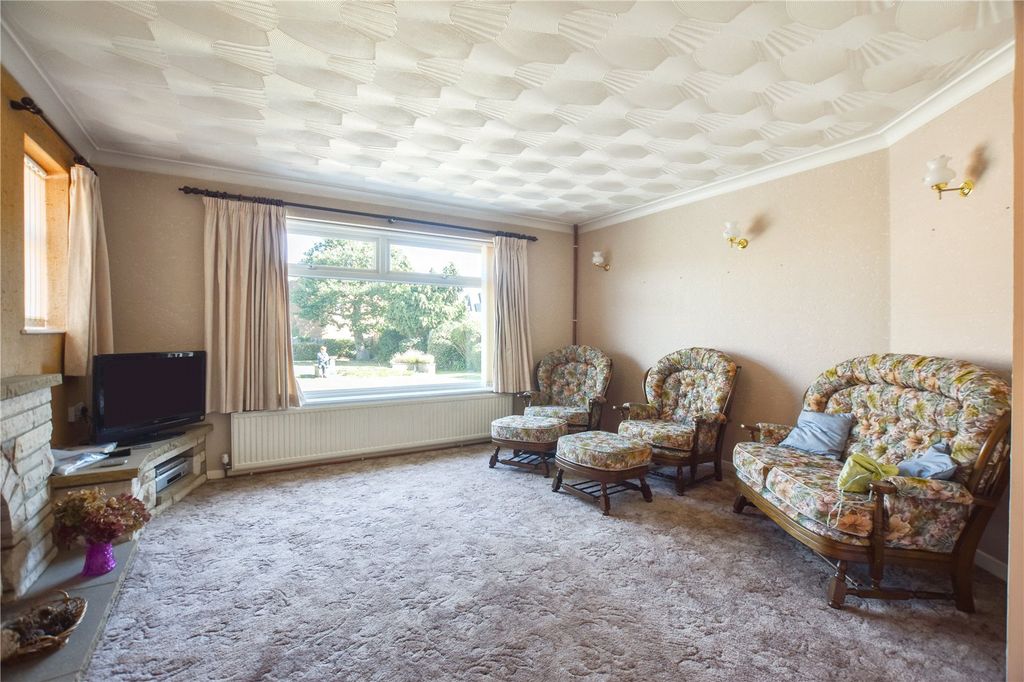 Property photo 3 of 16 Picture No. 17