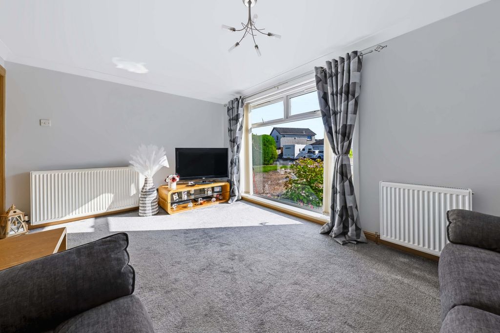 Property photo 3 of 34