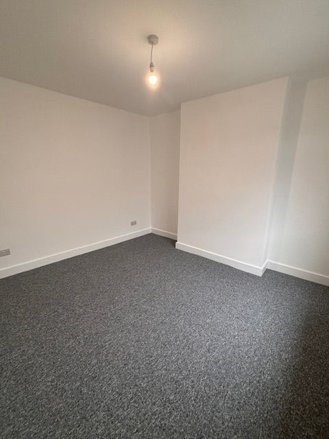 Property photo 3 of 10 Bedroom 2