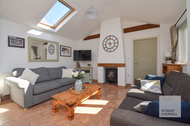 Property photo 3 of 18 Lounge