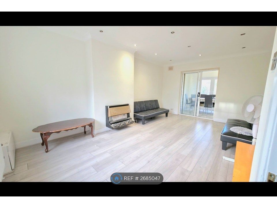 Property photo 3 of 26