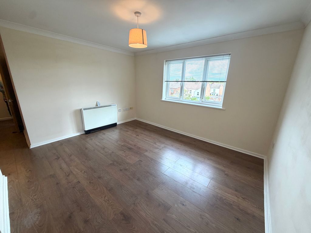 Property photo 3 of 7 Living Room