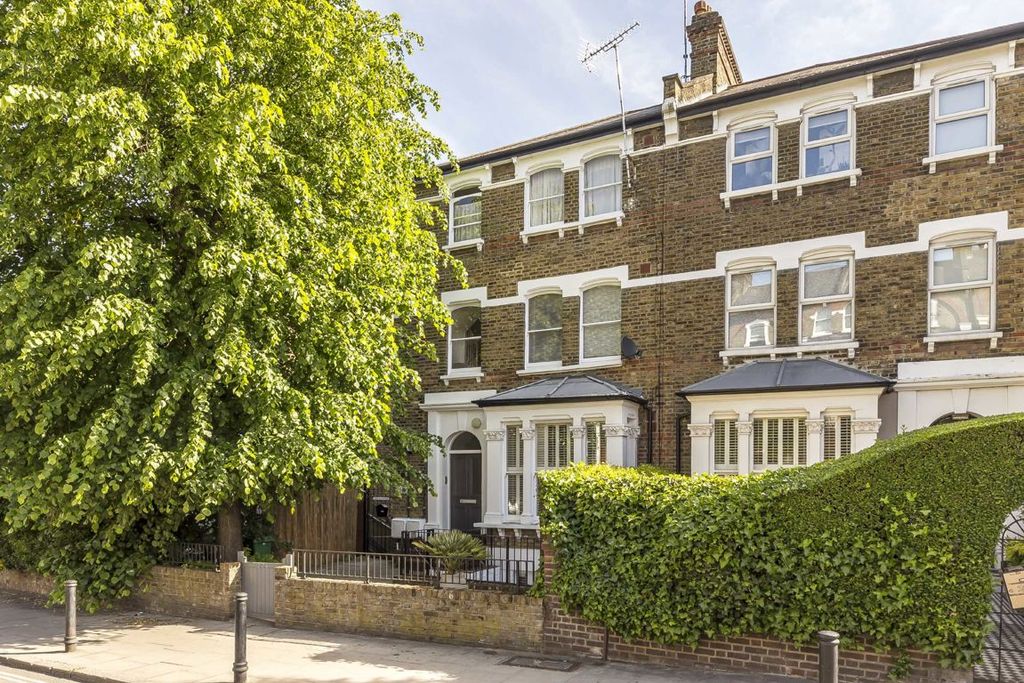 Property photo 1 of 8