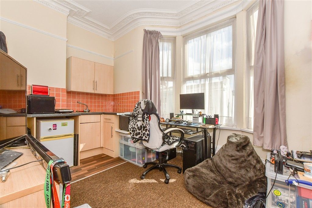 Property photo 3 of 15 Flat 3 Kitchen / Living Room