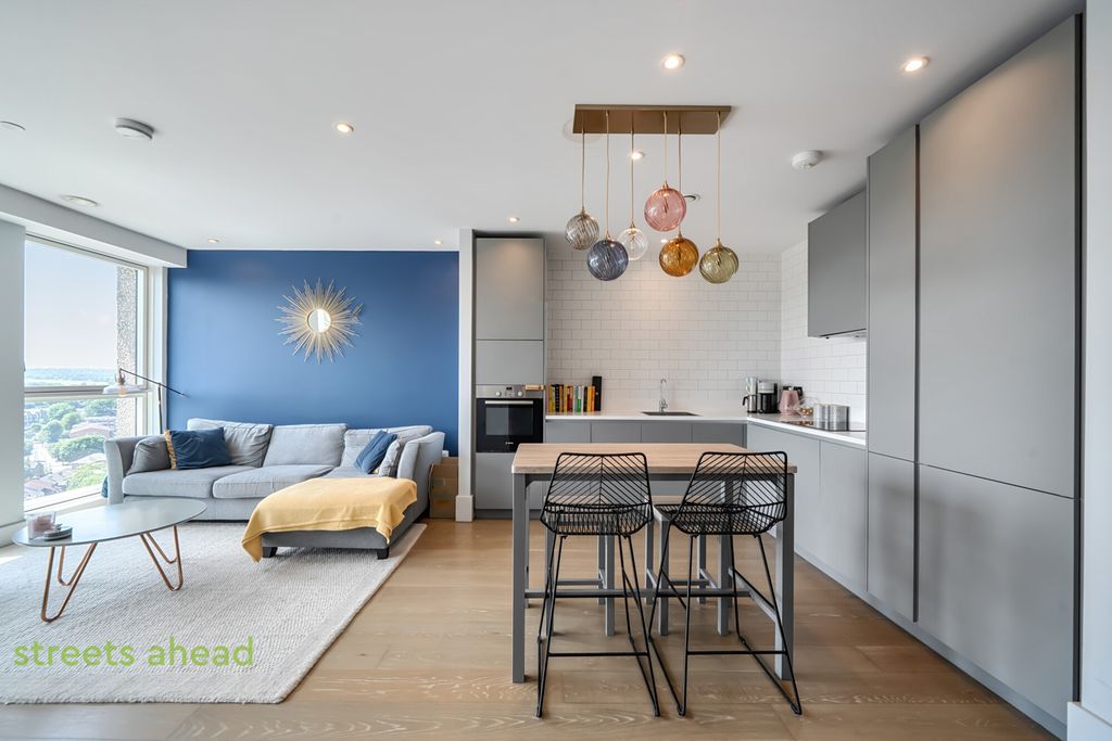 Property photo 3 of 14 Bbcd3d39-0F42-4d6...