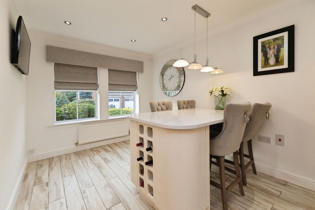 Property photo 3 of 23