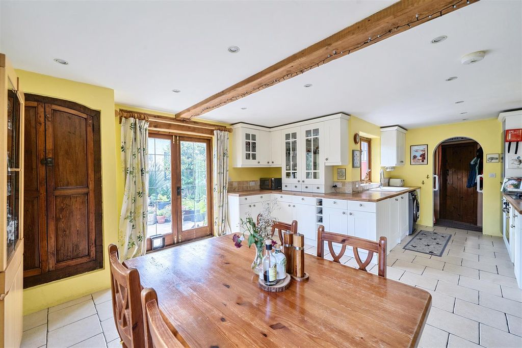 Property photo 3 of 18 Kitchen / Dining Room